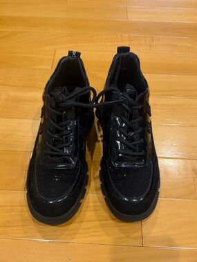 Men's Black Lace-Up Platform Sneakers